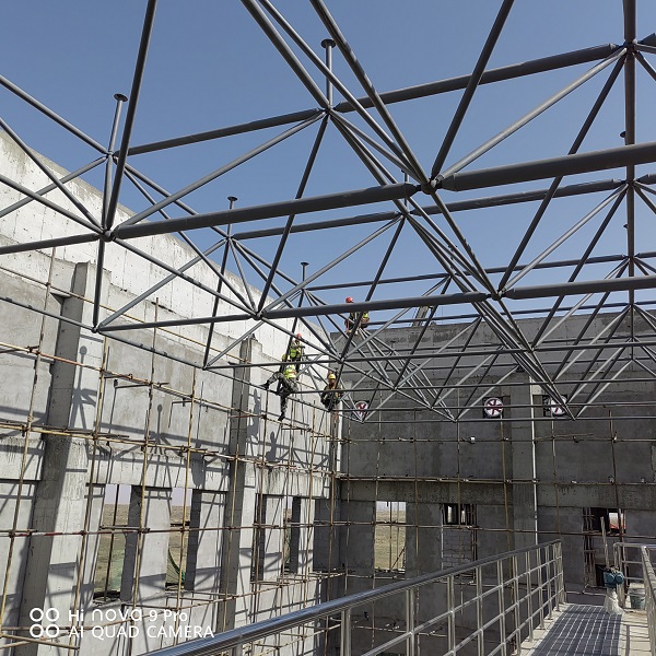 巴彥浩特污水處理廠網架工程